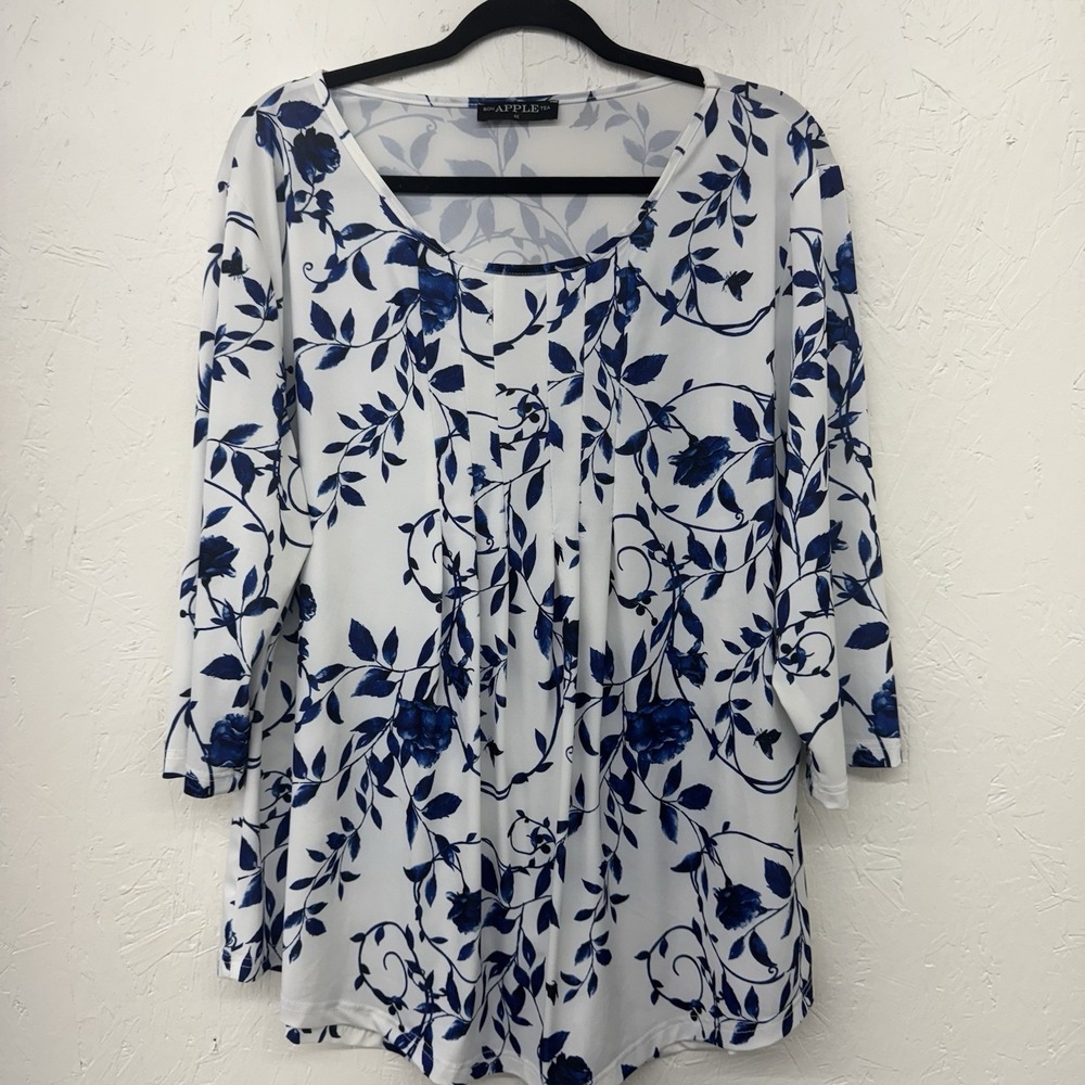 Bon Apple Tea‎ Women's Floral V-neck 3/4 Sleeve 4x  Blue White Floral Pleated